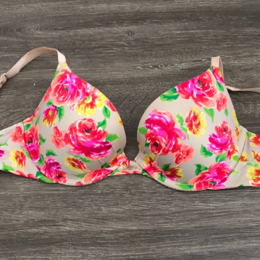 Victoria’s Secret plunge push-up bra